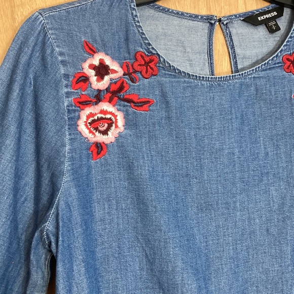 Express Bell Sleeve Floral Embroidered Blouse - Picture 2 of 3